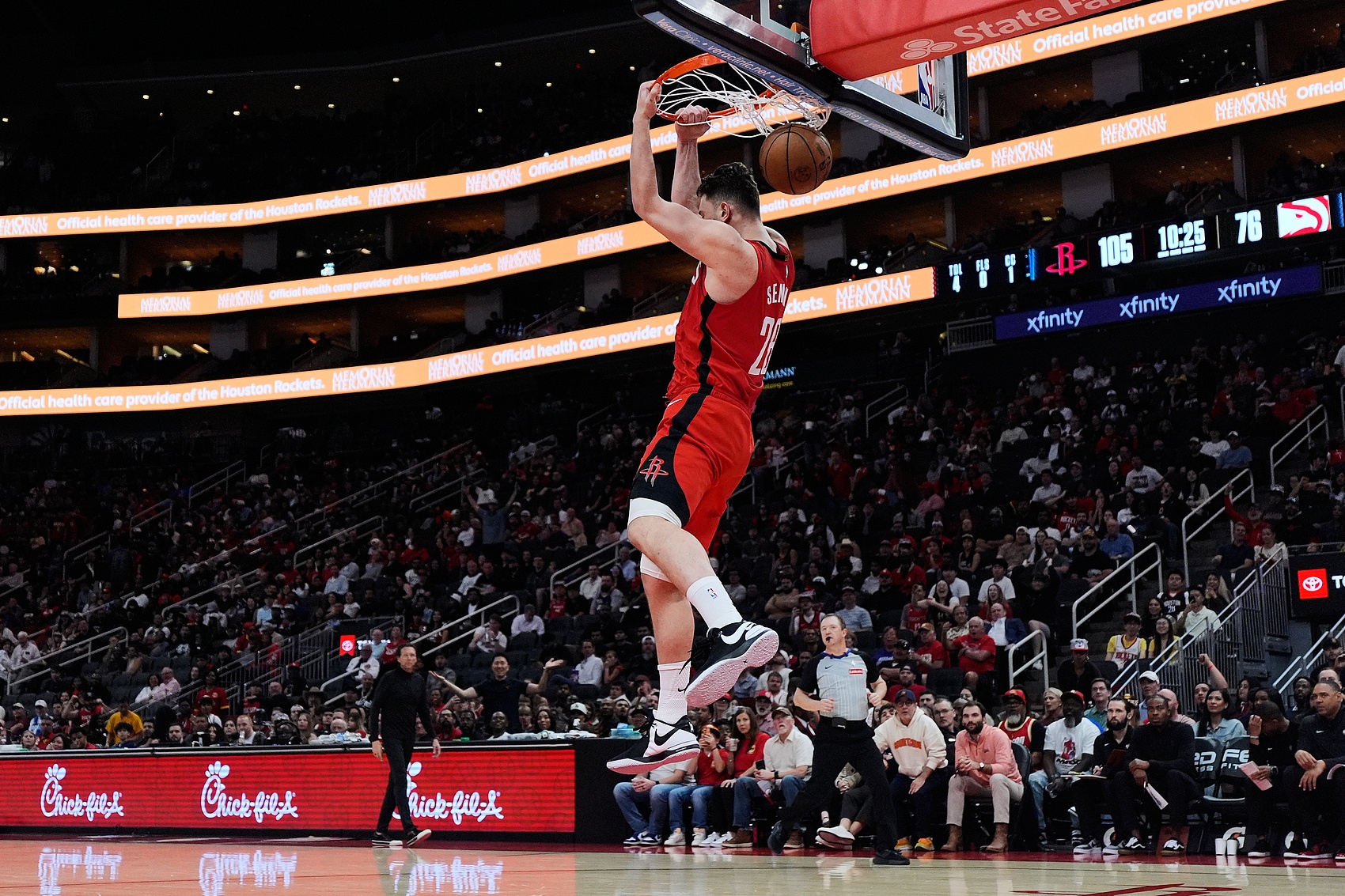 博雷戈：申京是最棒的中锋之一 只有米西下半场和他拼了